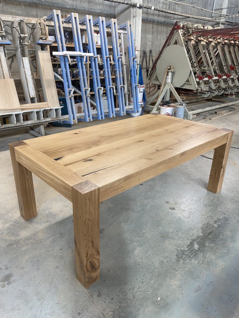 Masivní dubové jídelní stoly 2