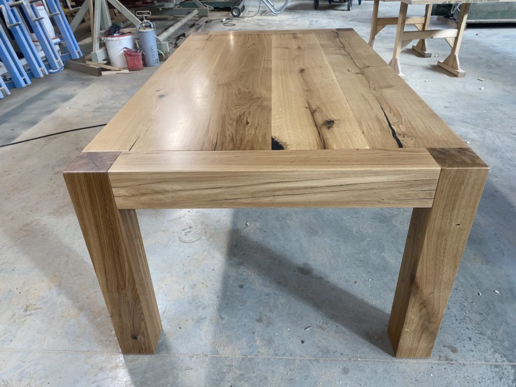 Masivní dubové jídelní stoly 3