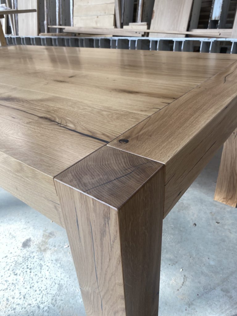 Masivní dubové jídelní stoly 6