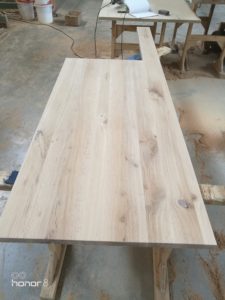 Atypické dubové stolové desky