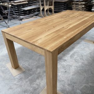 Masivní dubový jídelní stůl 3